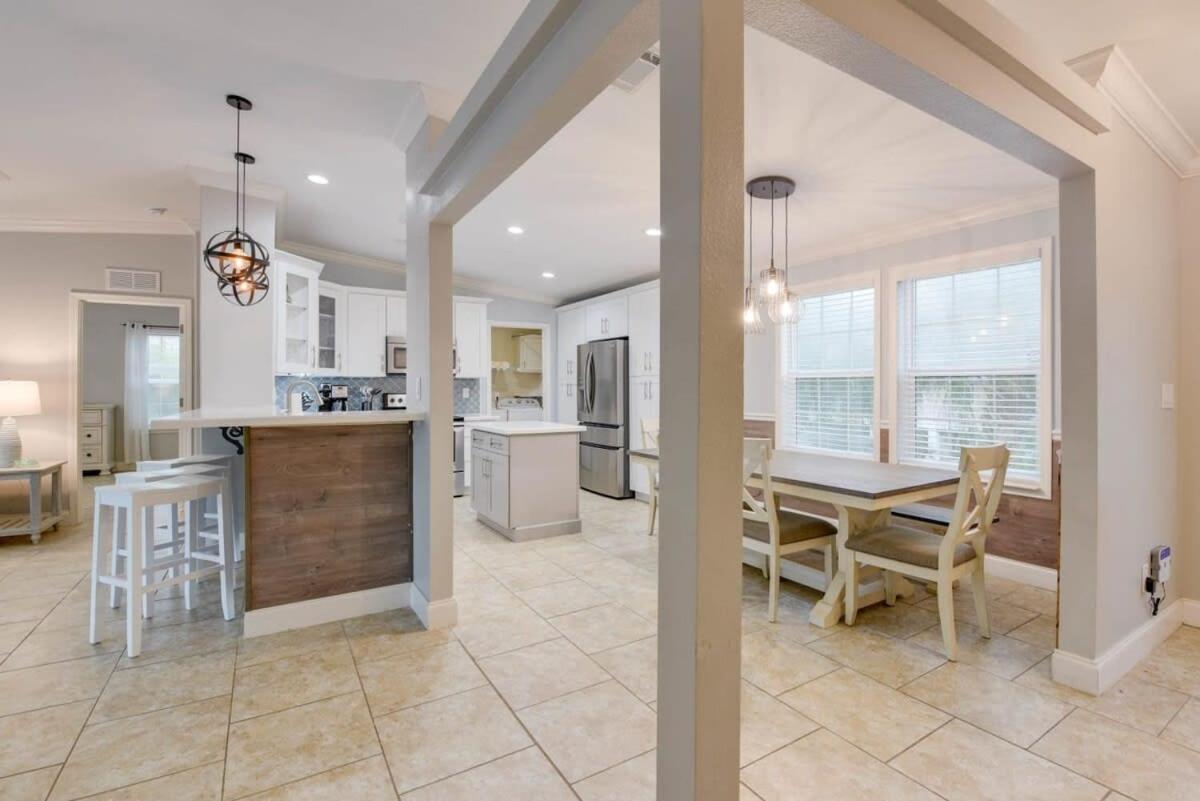 Loggerhead Lagoon - Modern Waterfront Home Pirates Cove エクステリア 写真