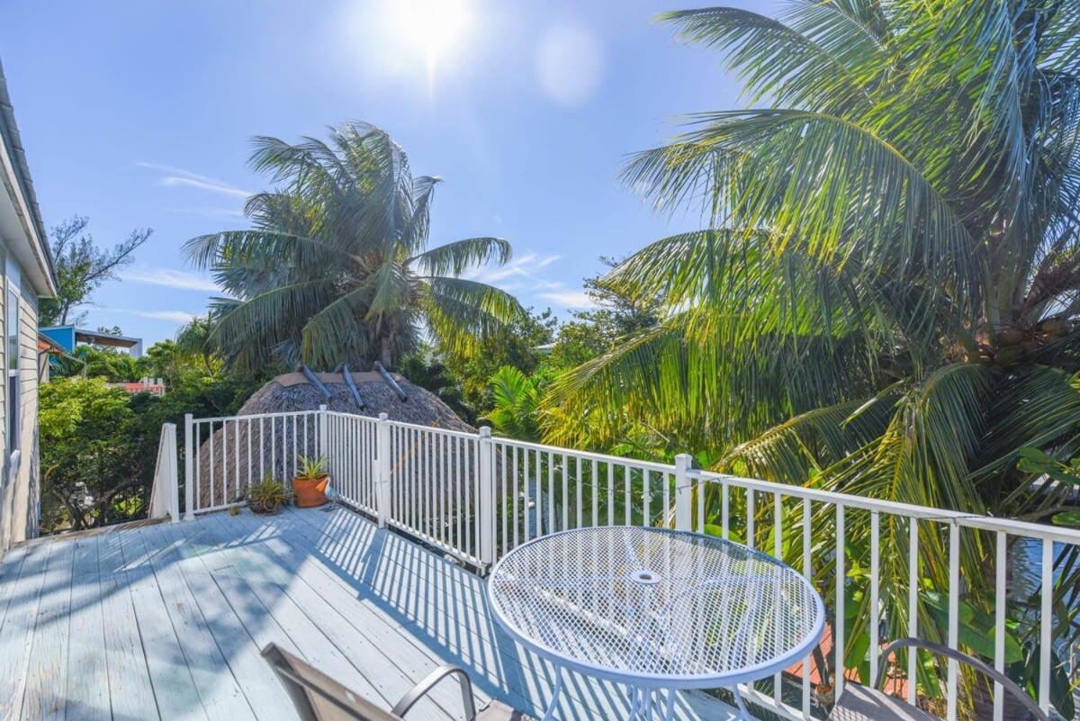 Loggerhead Lagoon - Modern Waterfront Home Pirates Cove エクステリア 写真