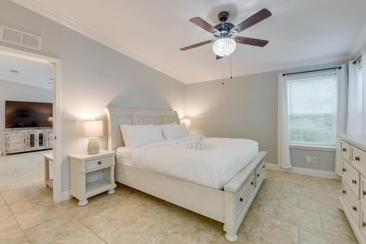 Loggerhead Lagoon - Modern Waterfront Home Pirates Cove エクステリア 写真