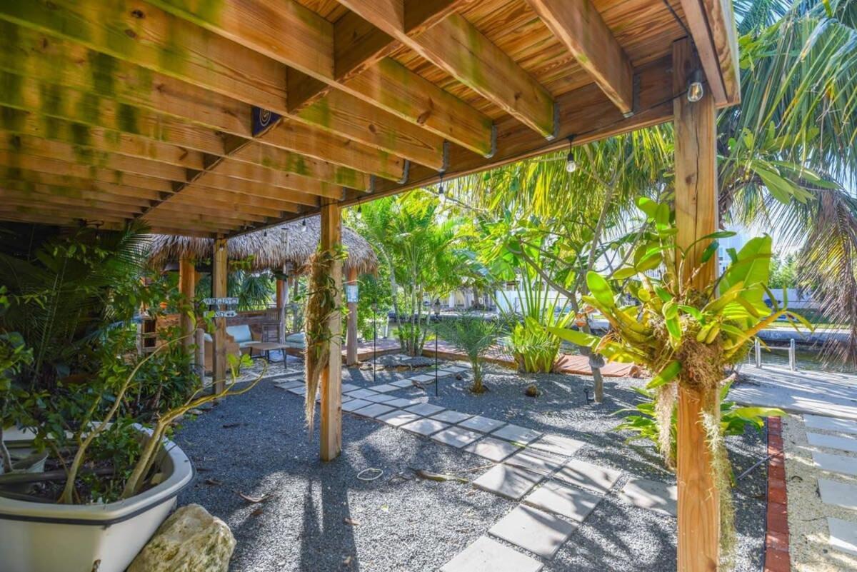 Loggerhead Lagoon - Modern Waterfront Home Pirates Cove エクステリア 写真