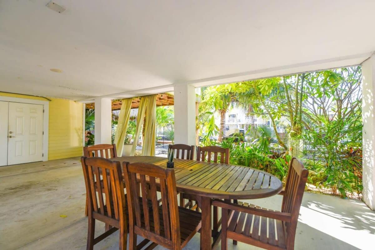 Loggerhead Lagoon - Modern Waterfront Home Pirates Cove エクステリア 写真