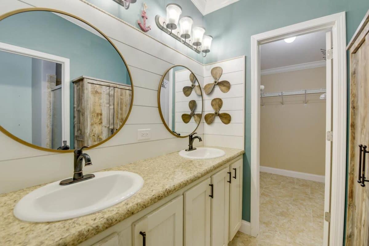 Loggerhead Lagoon - Modern Waterfront Home Pirates Cove エクステリア 写真